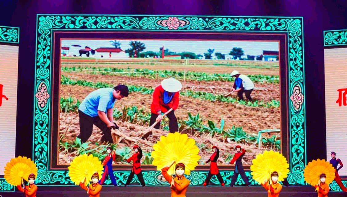 Saigon Phantom bất bại vòng bảng VMC Fall 2026: Đào xuống lớp trầm tích phía sau bảng xếp hạng